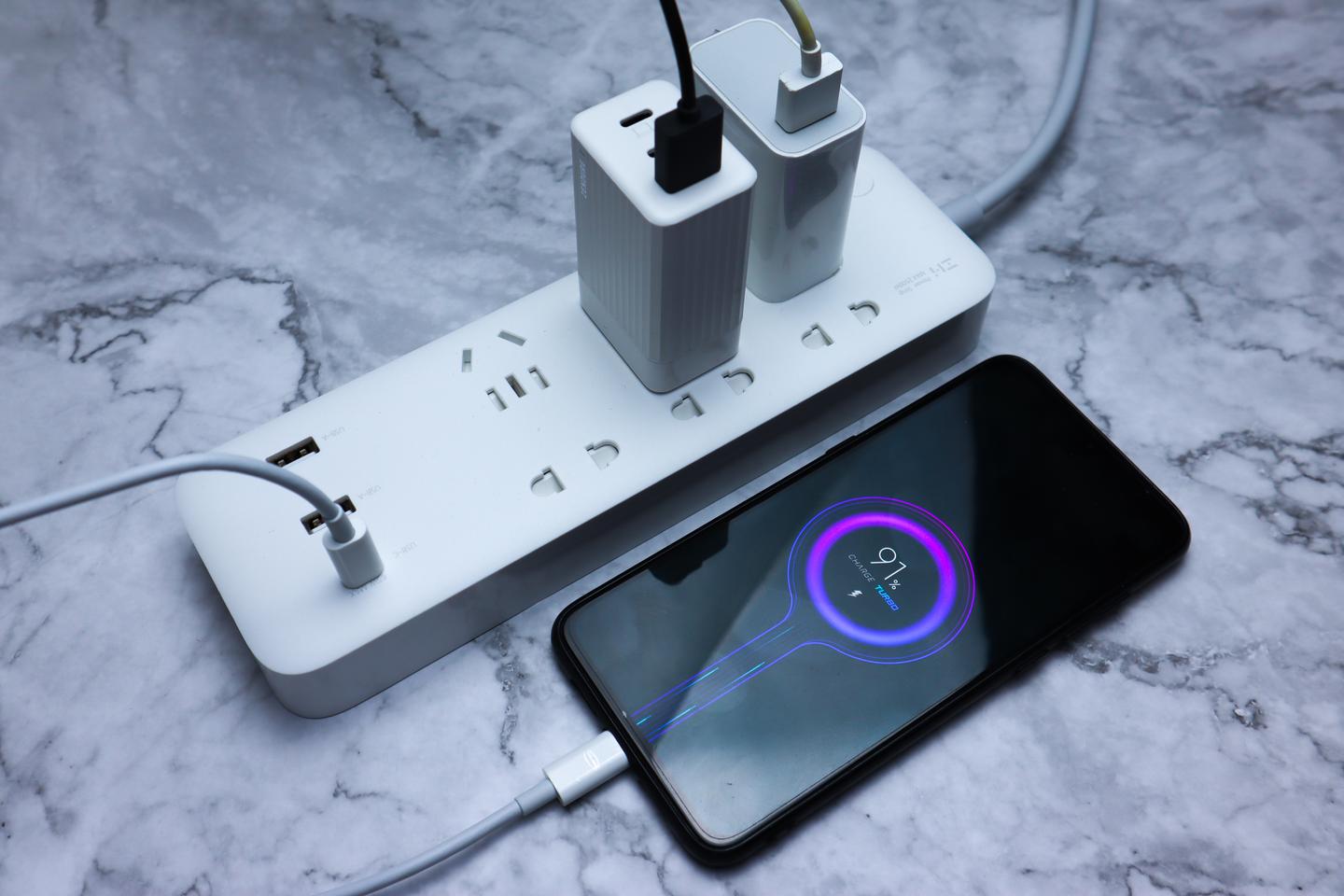 告別原裝充電頭 革新機械設備充電方案